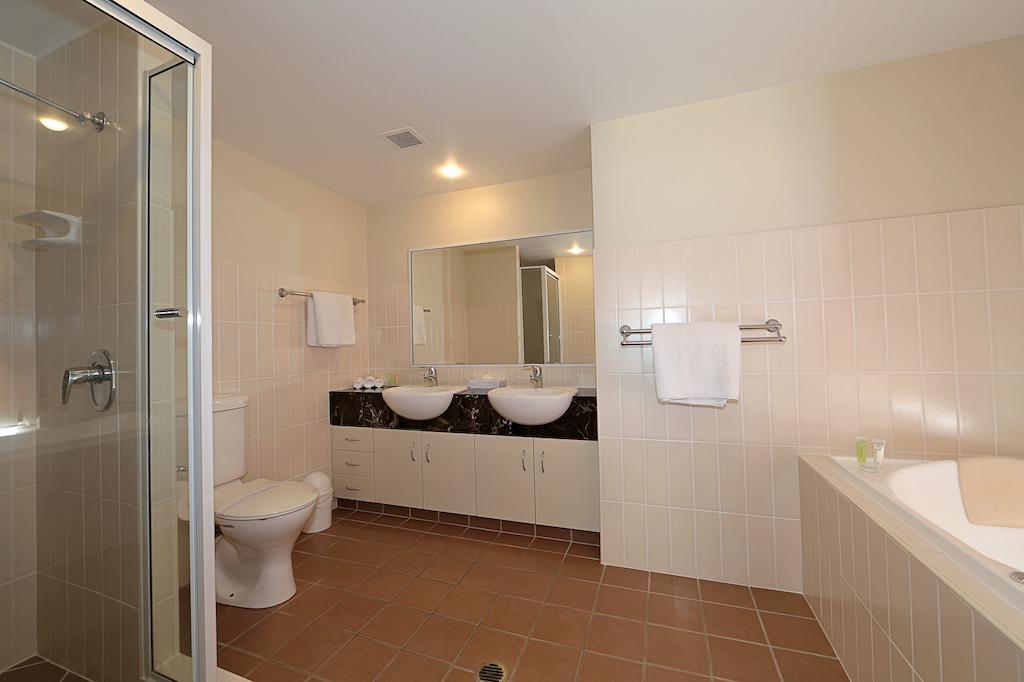 Pacific Reef By Kacys Aparthotel Bargara Room photo